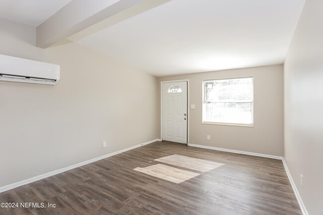 Building Photo - 4653 Haldis Ave