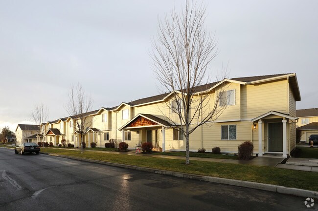 Fairhaven Vista - Redmond, OR | Apartment Finder