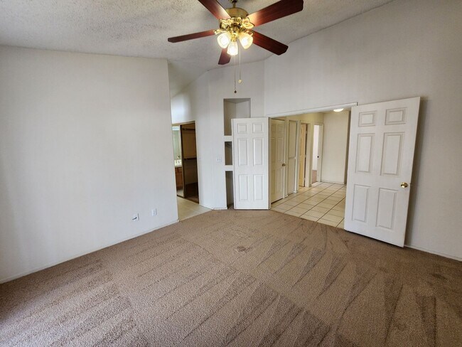 Building Photo - 1720 Navarre Ln