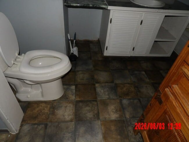Building Photo - 3 bedroom house