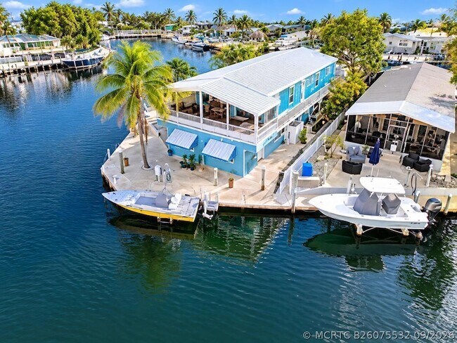 Building Photo - 932 Tropical Ln