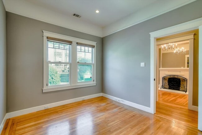 Building Photo - Fantastic, updated Noe Valley single famil...