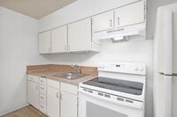 Building Photo - FIRST MONTHS RENT FREE! 2 bedroom 1 bath!!