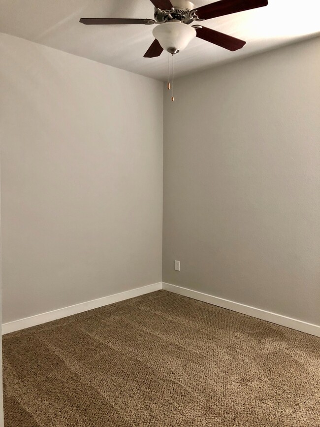 Building Photo - Luxury 3 Bedroom Duplex Located in Midloth...