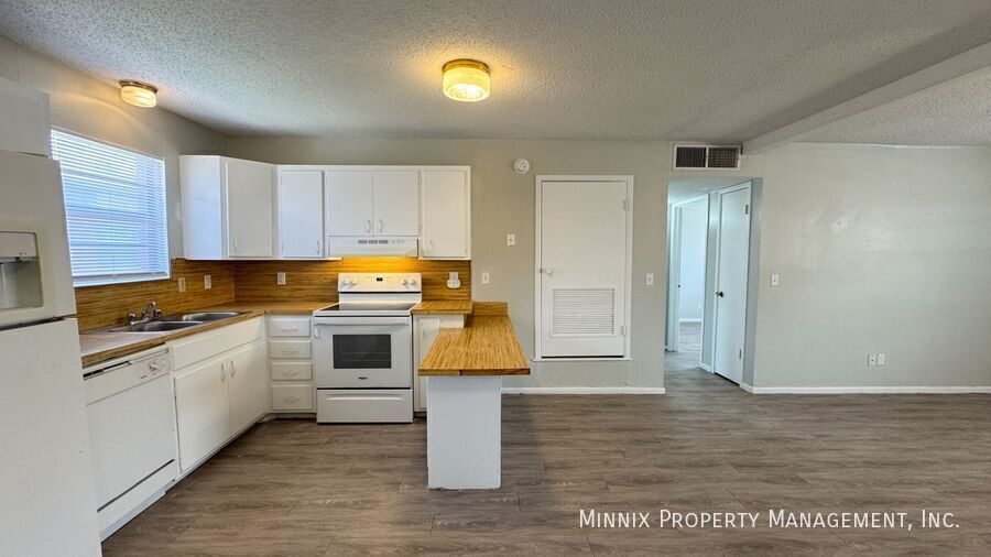 Building Photo - 2408 W 16th St