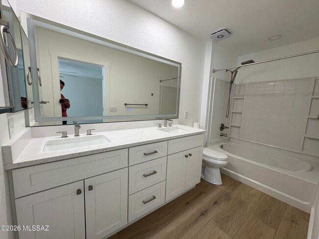 Building Photo - 10552 S Sunshower Way