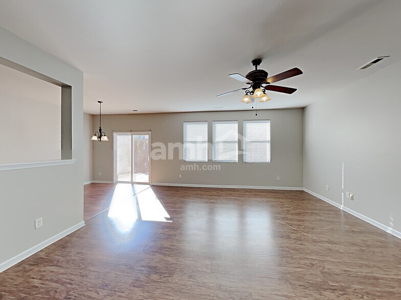 Building Photo - 1015 Green Terra Rd