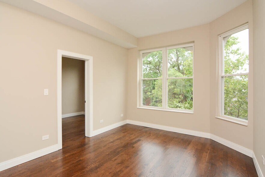 Building Photo - 2637 W Potomac Ave