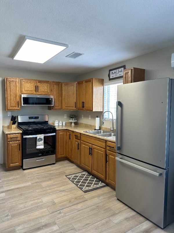 Building Photo - 1201 Platinum St