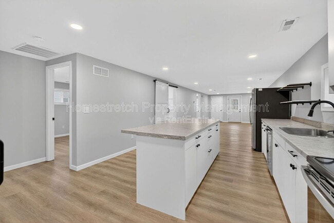 Building Photo - 1566 Sugar Grove Rd