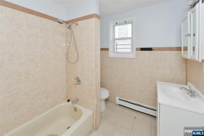 Building Photo - 45-47-47 Hedden Terrace