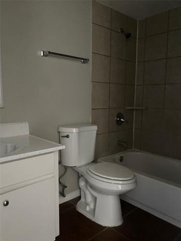 Building Photo - 6816 Balalaika Rd