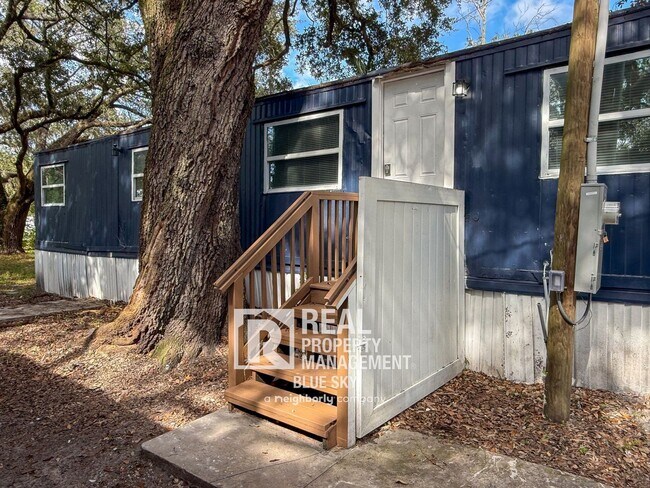 Building Photo - 9221 Kiowa Dr