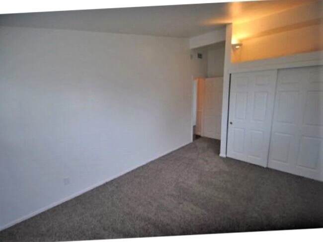 Building Photo - 6546 Kemp Way