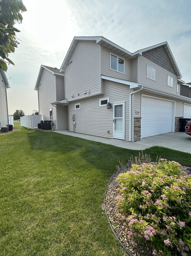 Building Photo - 2454 Waterpark Loop SE