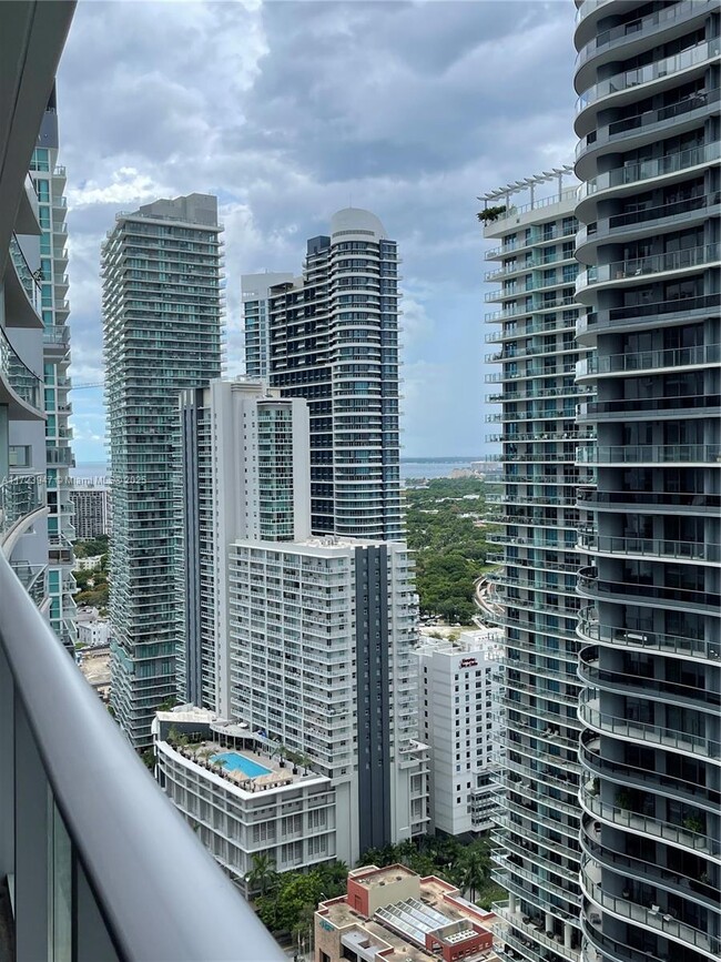 Building Photo - 1010 Brickell Ave