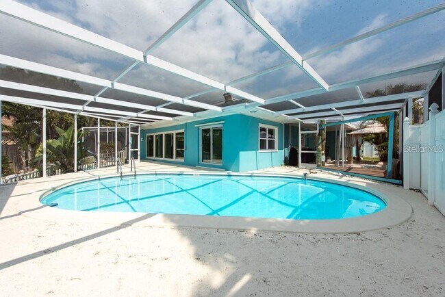 Building Photo - 4643 Bay Crest Dr
