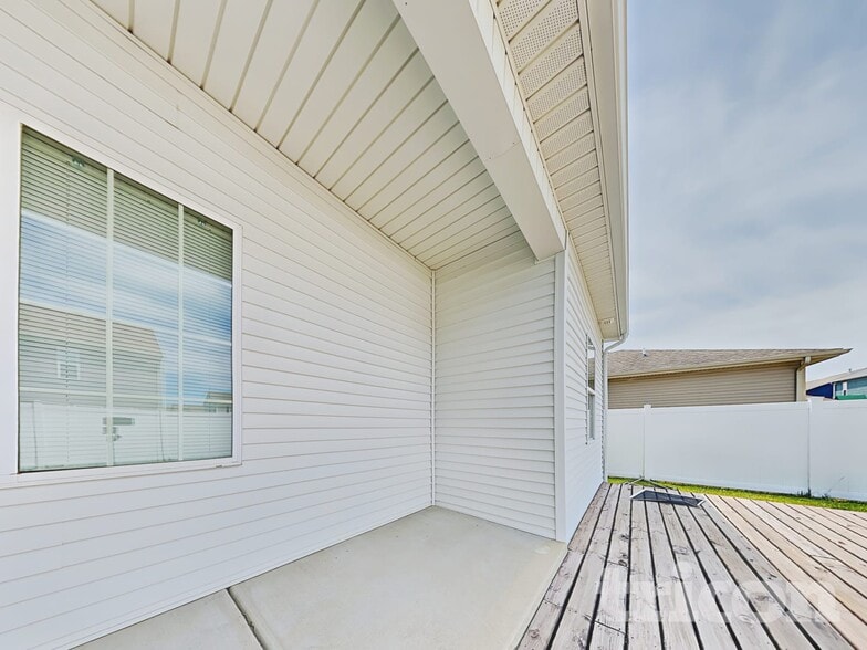 Building Photo - 4682 Bayview Dr