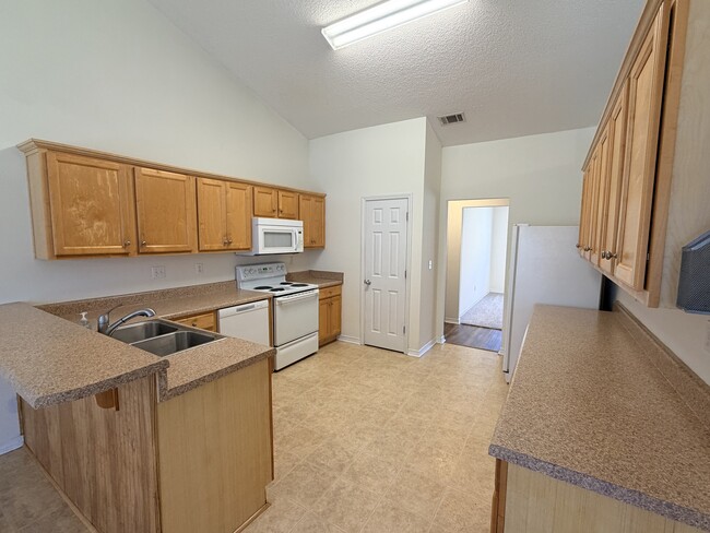 Building Photo - 15171 Haversham Pl