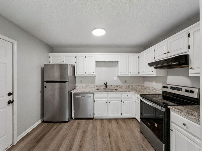 Building Photo - 121 Winthrop Way