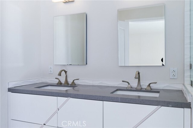 Building Photo - 6550 Smoke Tree Ave