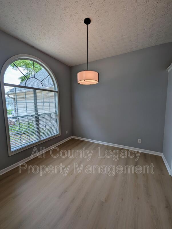 Building Photo - 2175 Charleston Oak Cir