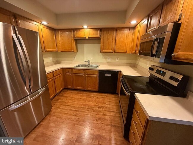 Building Photo - 43506 Postrail Square