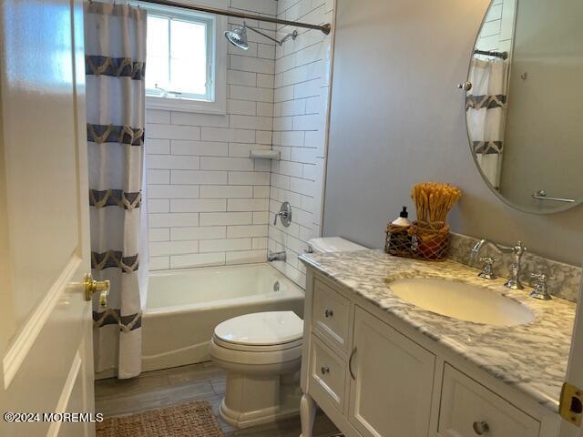 Building Photo - 505 Villa Dr