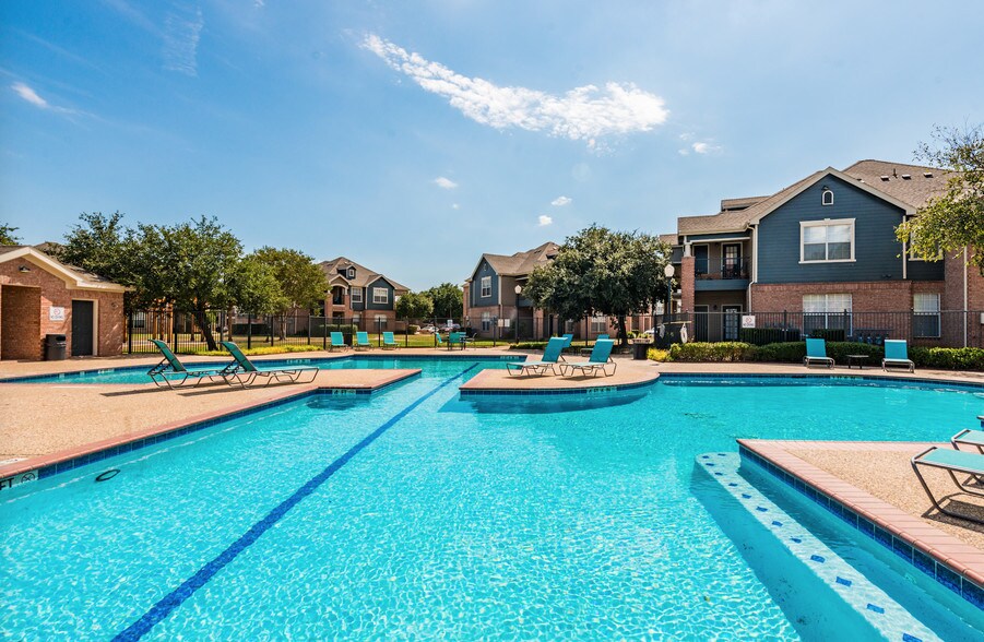 Primary Photo - Waterford at Spencer Oaks - New