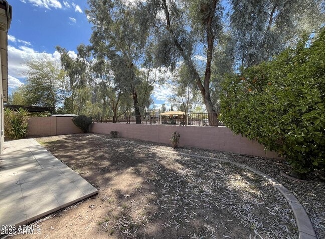 Building Photo - 16648 N 172nd Ave