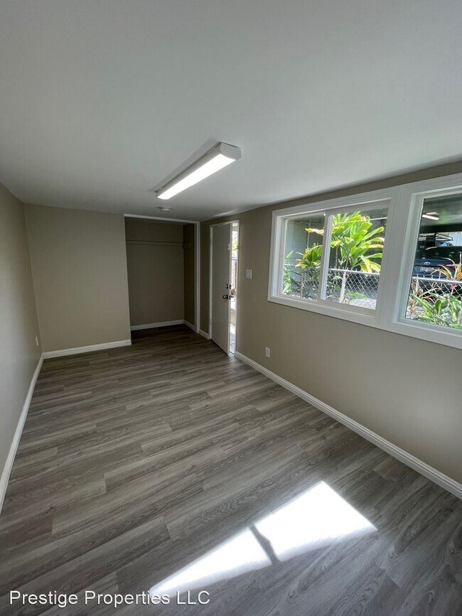 Building Photo - 4 br, 3 bath House - 217 N Kuakini Street