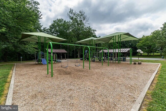 Building Photo - 7587 Margate Ct