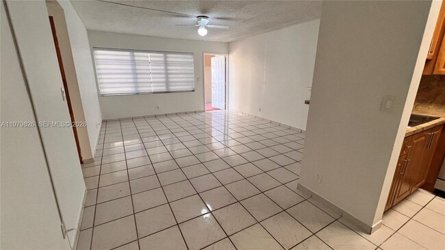 Building Photo - 809 Twin Lakes Dr