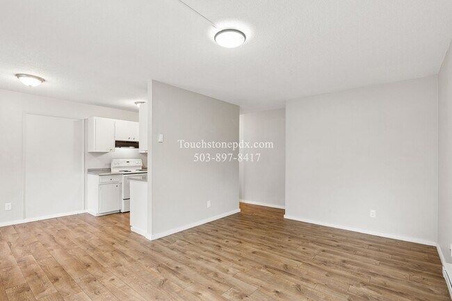 Building Photo - 706 NE 99th Ave