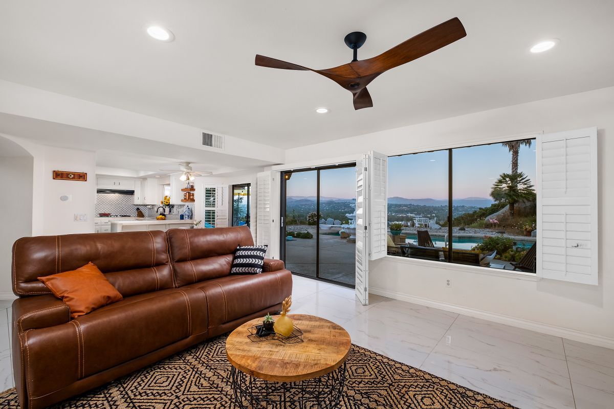 Building Photo - 3426 Lomas Serenas Dr