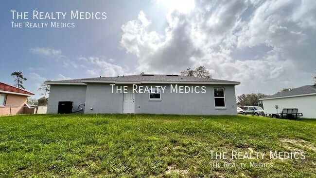 Building Photo - 15790 SW 28th Avenue Rd
