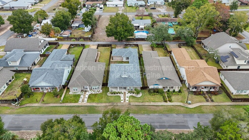 Building Photo - 33 8th Ave