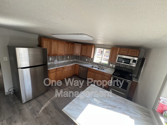 Building Photo - 205 16th Ave Ct