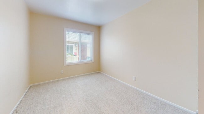 Building Photo - 115 Elkwood Ave