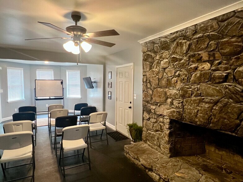 Bonus / Flex Room - 4531 Embry Rd