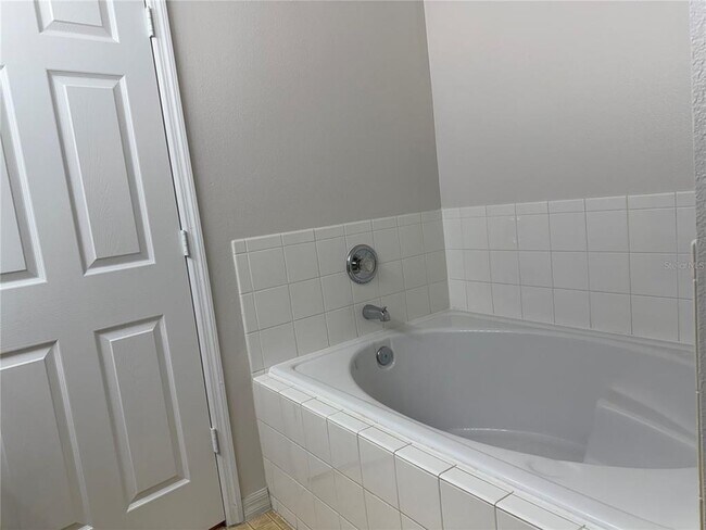 Building Photo - 122 Brightview Dr