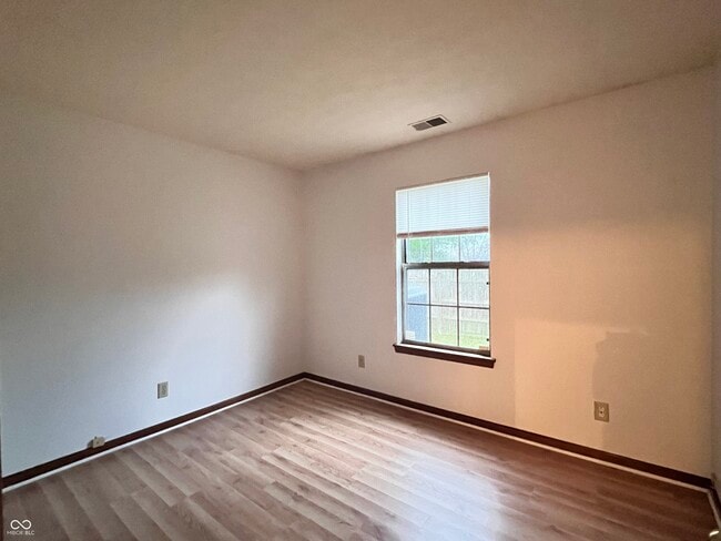 Building Photo - 4923 Peony Pl