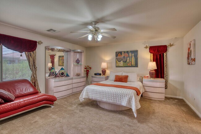 Building Photo - 7889 Spindrift Cove St