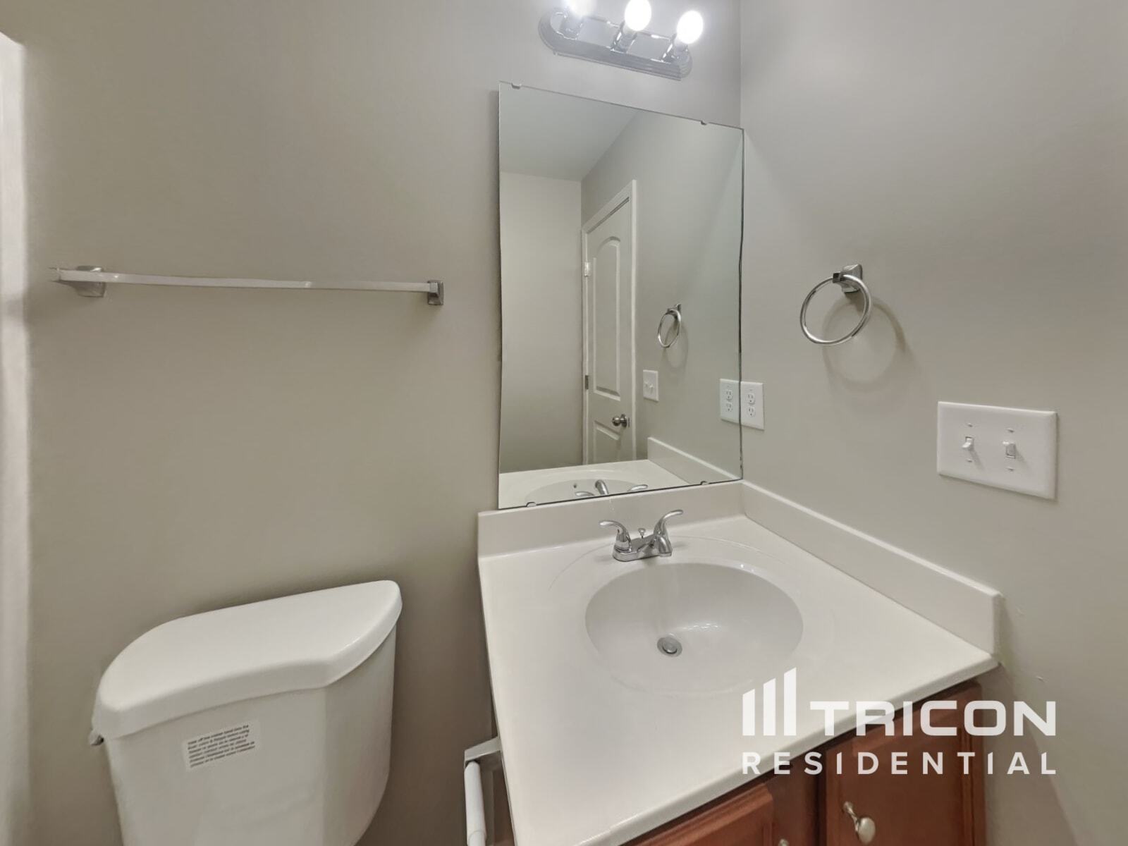 Building Photo - 4079 Village Park Ct