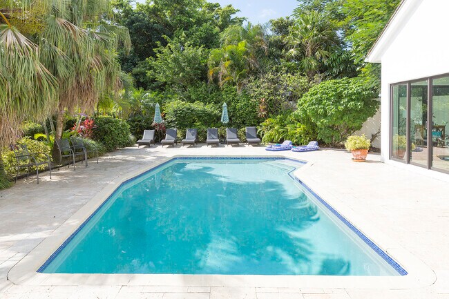 Building Photo - 2905 Polo Island Dr