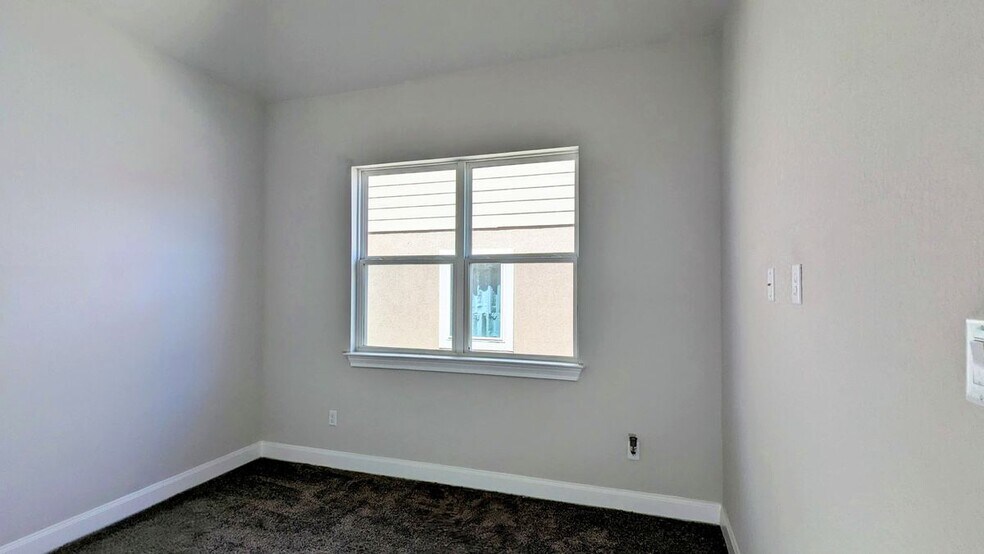 Building Photo - 6931 Comanche Cougar