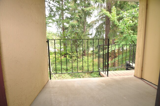 Building Photo - 14018 Juanita Dr NE