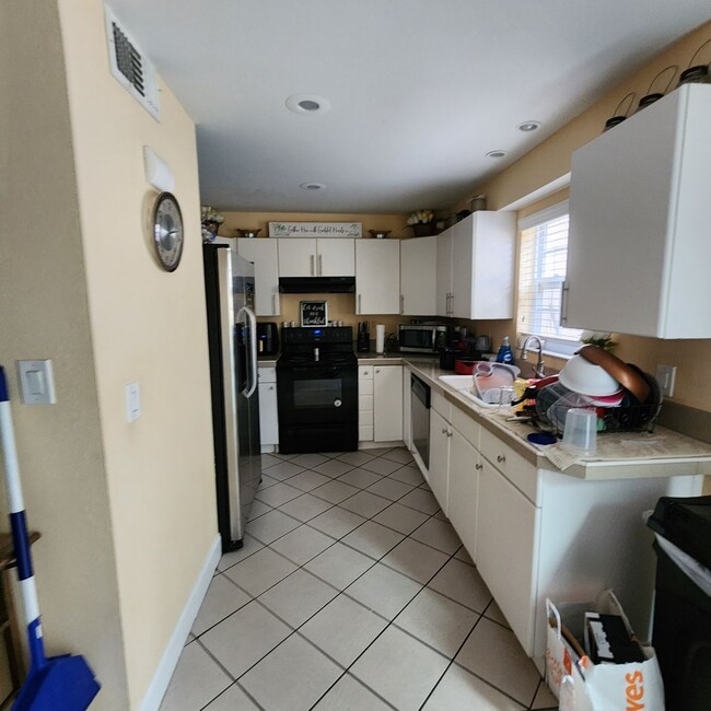 Building Photo - Coming Soon - 3 Bedroom 2.5 Bath Townhome