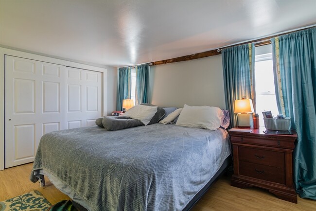 Building Photo - 313 High St