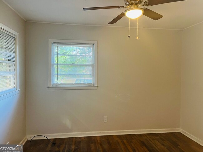 Building Photo - 531 Locke St